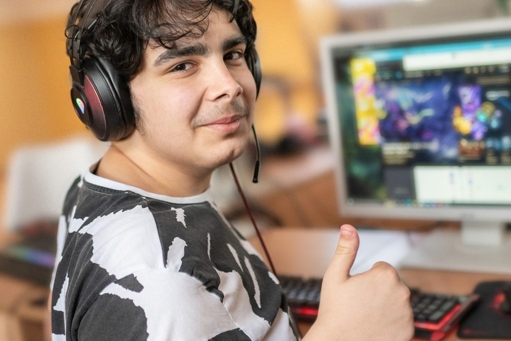 Obóz e-sportowców